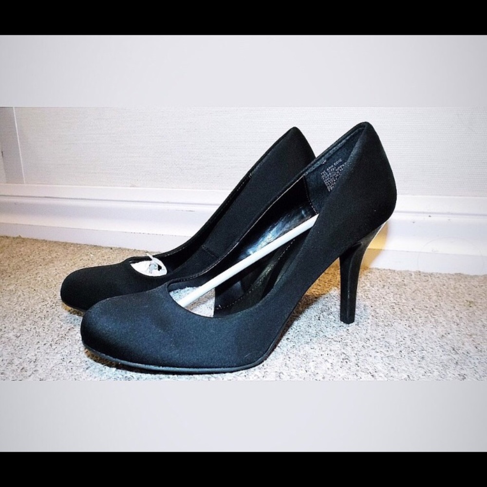 Anna Eddie Black Heels